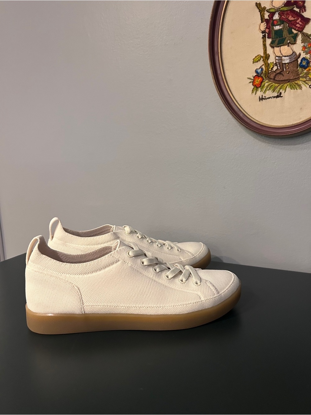 Vionic Classic Lace-Up Stretch Canvas Sneaker Cream Size 11